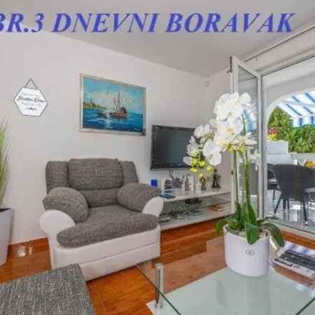 Lara Appartamento Klenovica