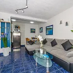 Lara Apartman *