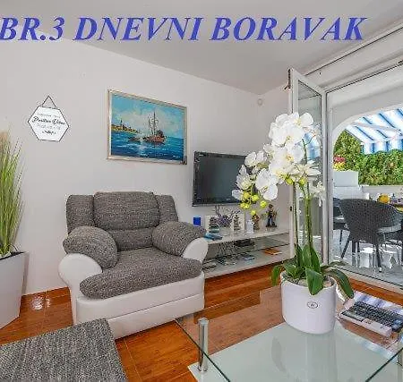 Lara Appartement Klenovica
