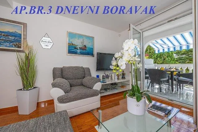 Lara Apartmán Klenovica
