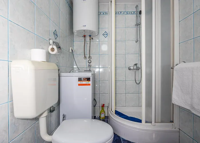 Lara Apartmán *