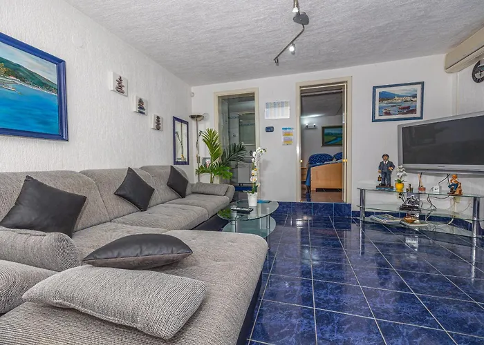 Lara Apartmán