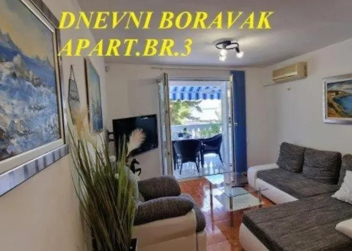Lara Apartmán *